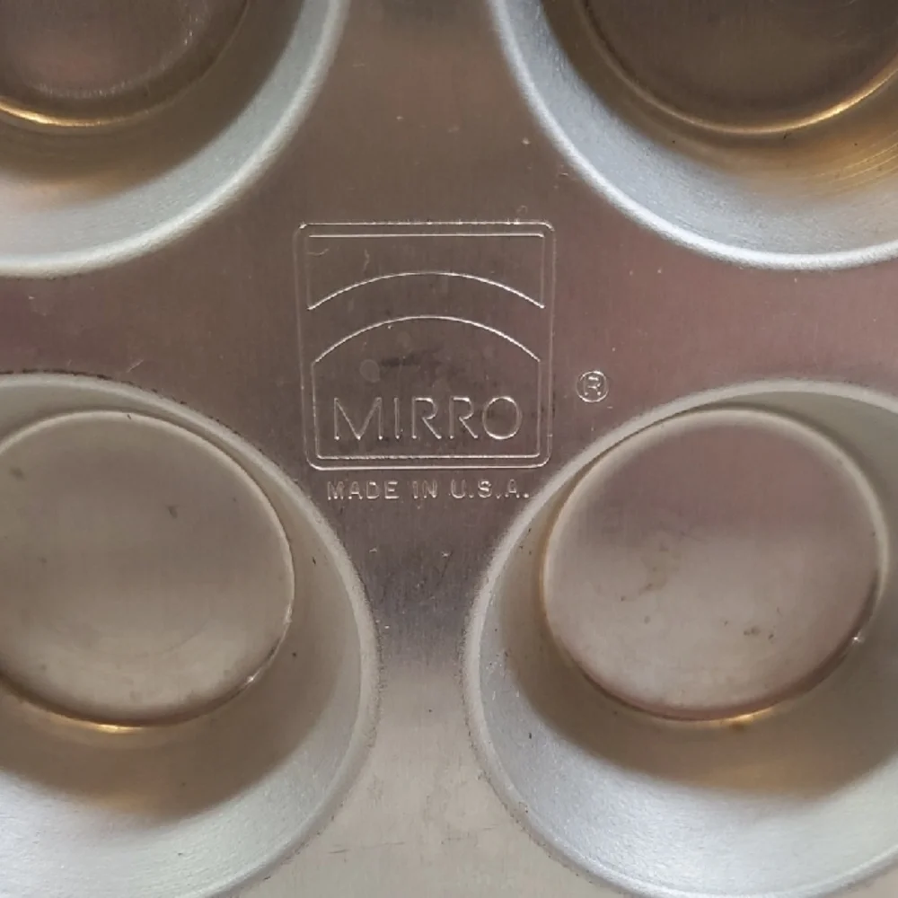 Silver Non-Bakeware for Kitchen